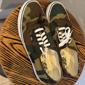 Vans Men's Green Camouflage Sneakers